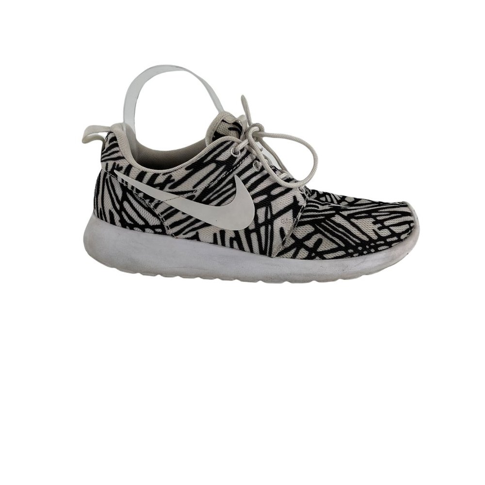Nike Roshe Run Trail One Print Black White Lace Up 7.5 Women's Sneaker